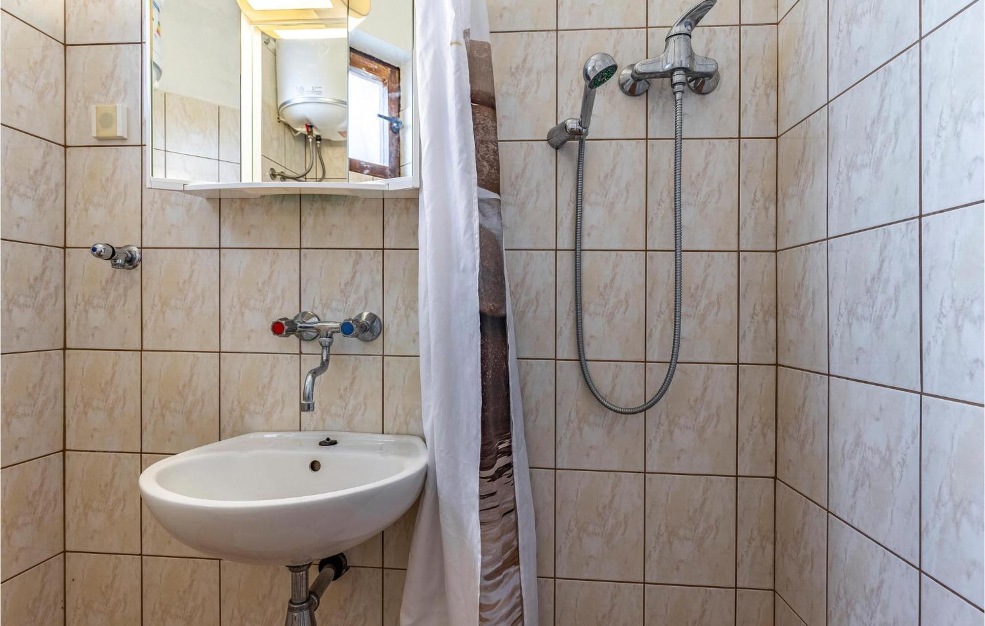 Nice Apartment In Pula With Kitchen Екстериор снимка